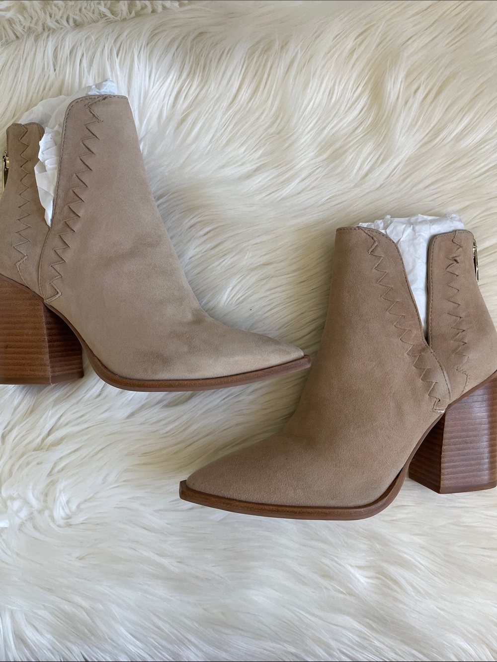 ✨New Vince Camuto Tortilla Suede Genedy Stacked Heel Ankle Booties